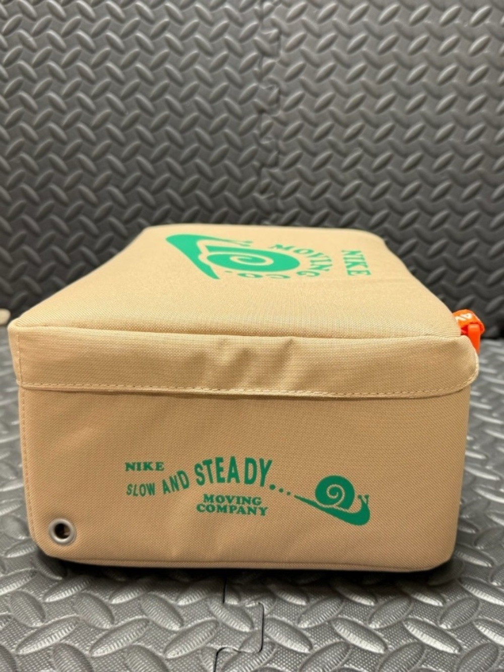 Nike Moving Co. Shoe Box Bag (12L) DV5649-200 | Hemp/SafetyOrange/StadiumGreen
